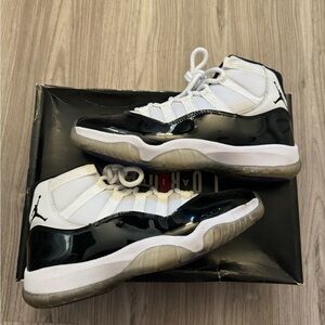 Jordan concord 11s | Black and White Sneakers